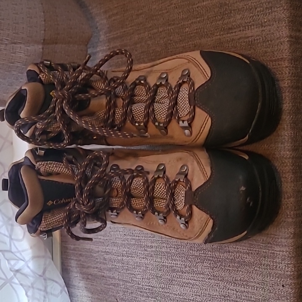 Columbia Women's  boots Tan Gore-tex Frontier GTX Waterproof Size 8